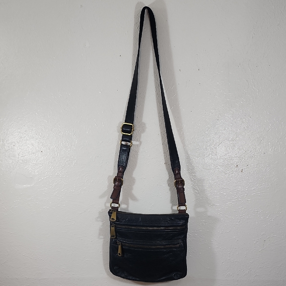 Fossil Black Leather Crossbody With Multi-storage Zippers And Thick Strap